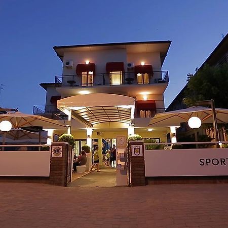 Sportur Club Hotel チェルヴィア エクステリア 写真